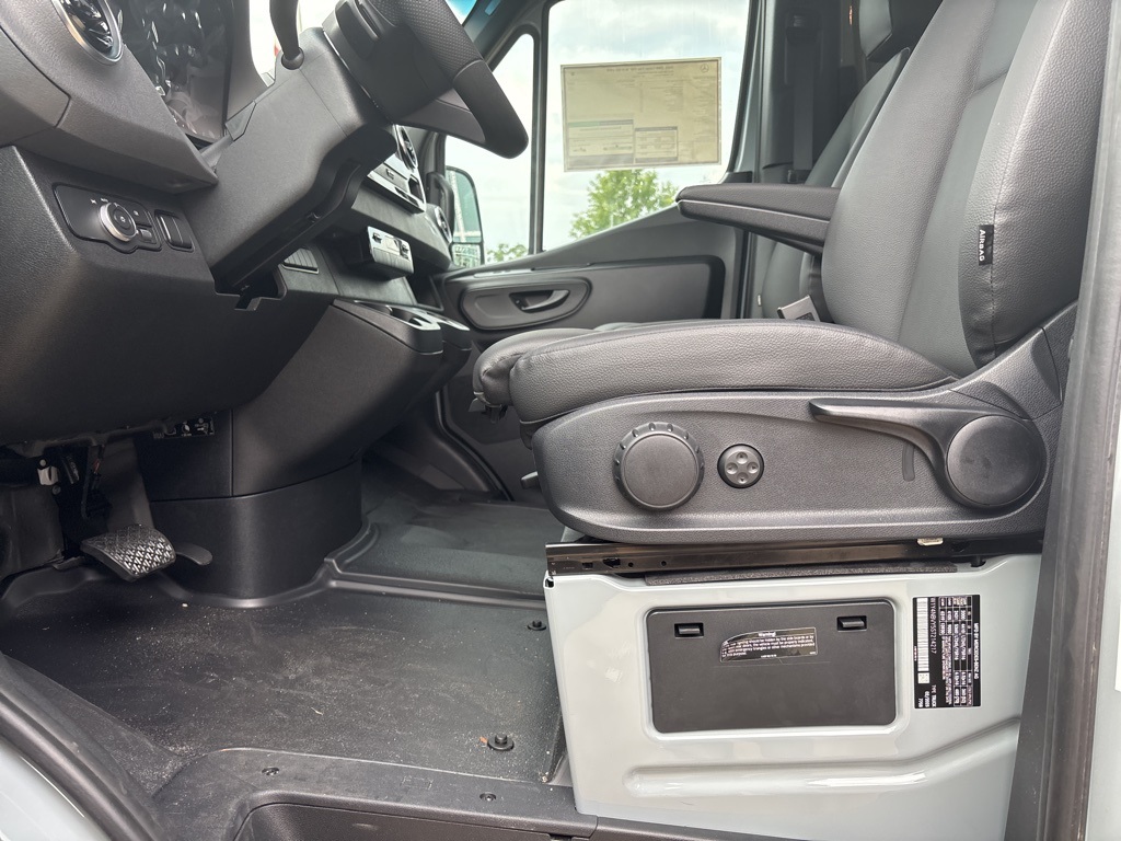 New 2025 Mercedes-Benz Sprinter 2500 Standard Roof AWD Empty Cargo Van for sale #MB5412 - photo 31