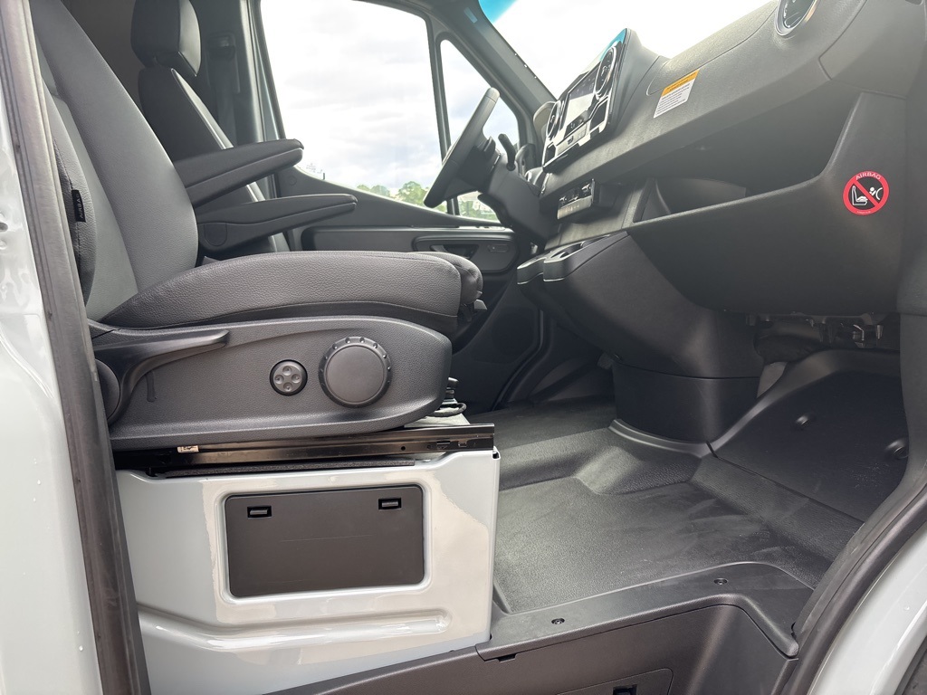 New 2025 Mercedes-Benz Sprinter 2500 Standard Roof AWD Empty Cargo Van for sale #MB5412 - photo 33