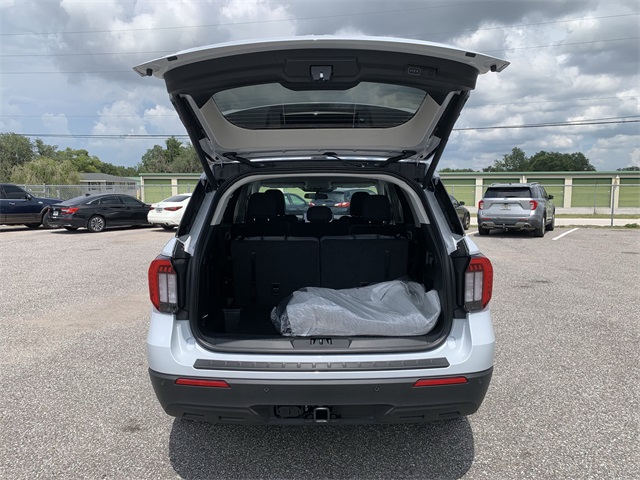 2025 Space White Metallic Ford Explorer Active 4X4 SUV