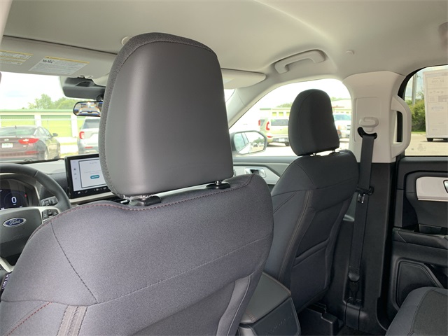 2025 Space White Metallic Ford Explorer Active 4X4 SUV