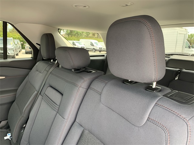 2025 Space White Metallic Ford Explorer Active 4X4 SUV
