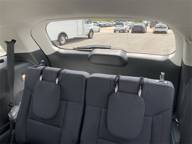 2025 Space White Metallic Ford Explorer Active 4X4 SUV