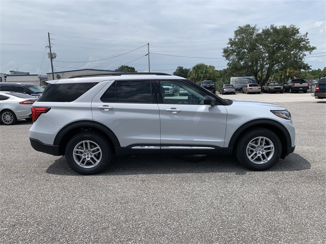 2025 Space White Metallic Ford Explorer Active 4X4 SUV