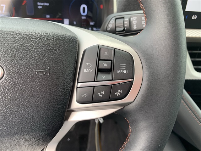 2025 Space White Metallic Ford Explorer Active 4X4 SUV