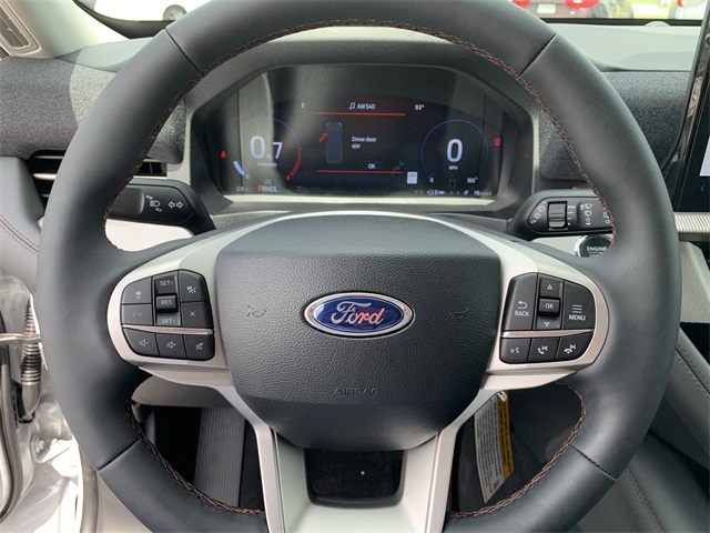 2025 Space White Metallic Ford Explorer Active 4X4 SUV