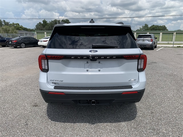 2025 Space White Metallic Ford Explorer Active 4X4 SUV