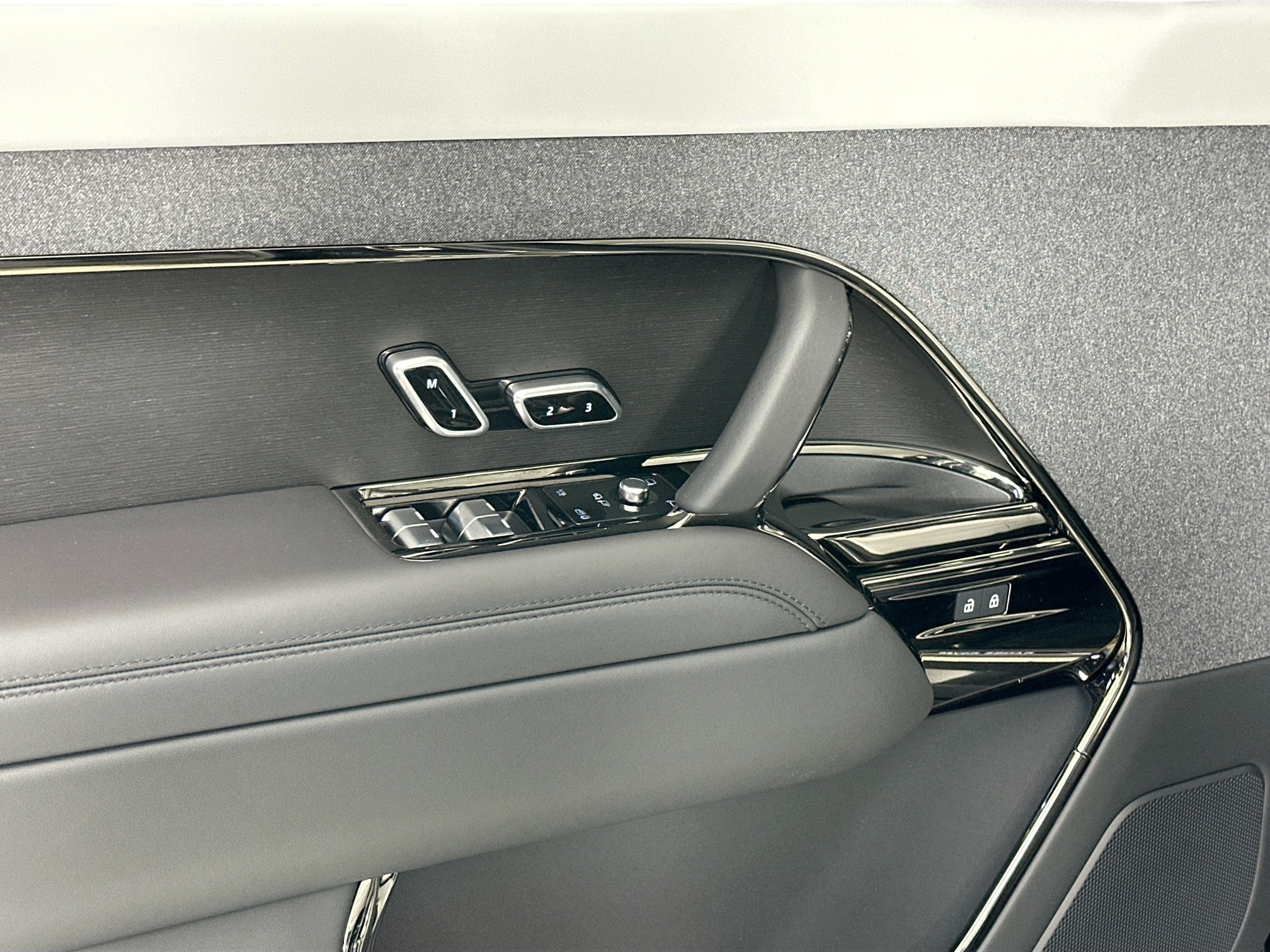 new 2026 Land Rover Range Rover Sport car, priced at $118,650