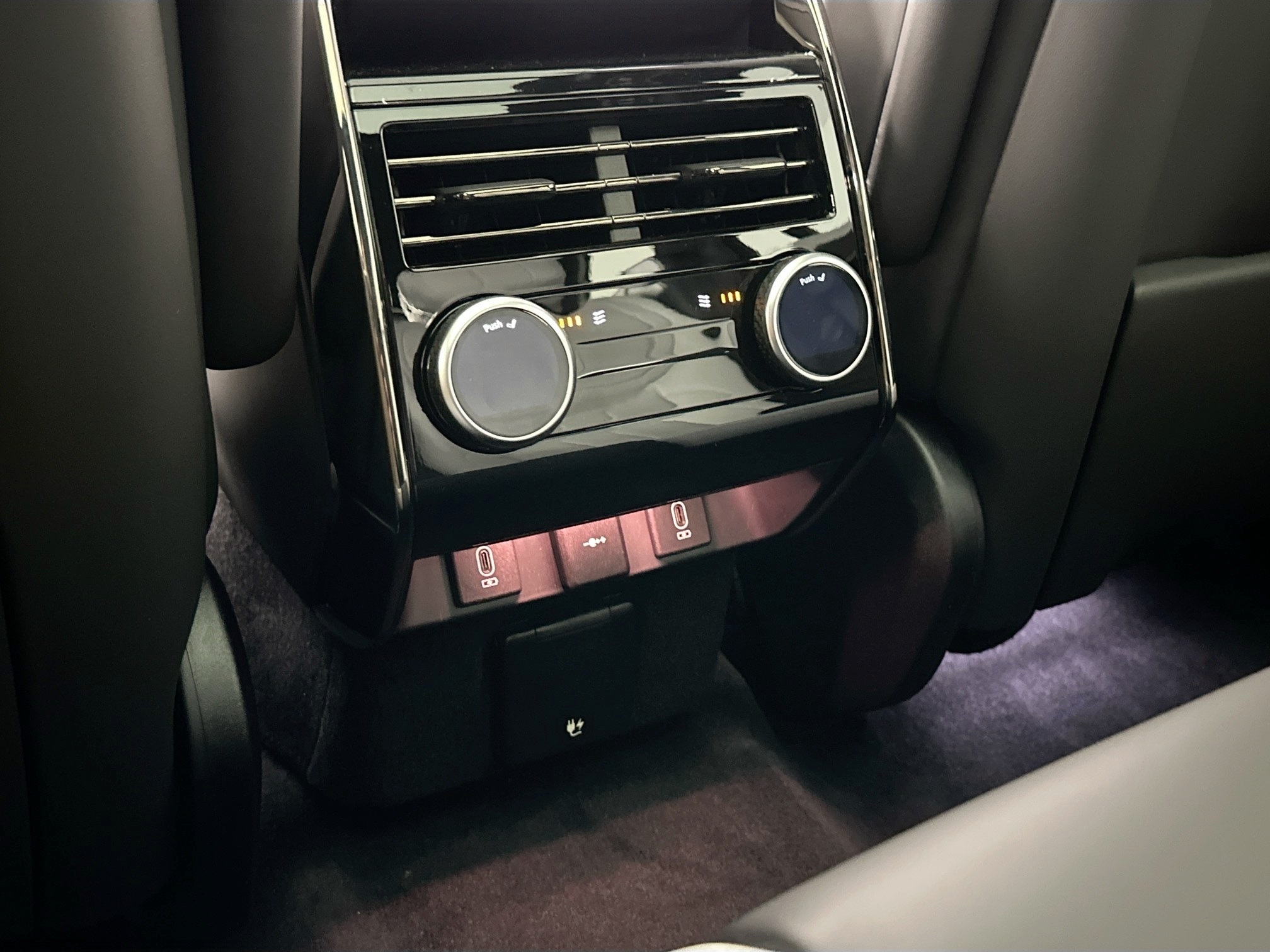 new 2026 Land Rover Range Rover Sport car, priced at $118,650