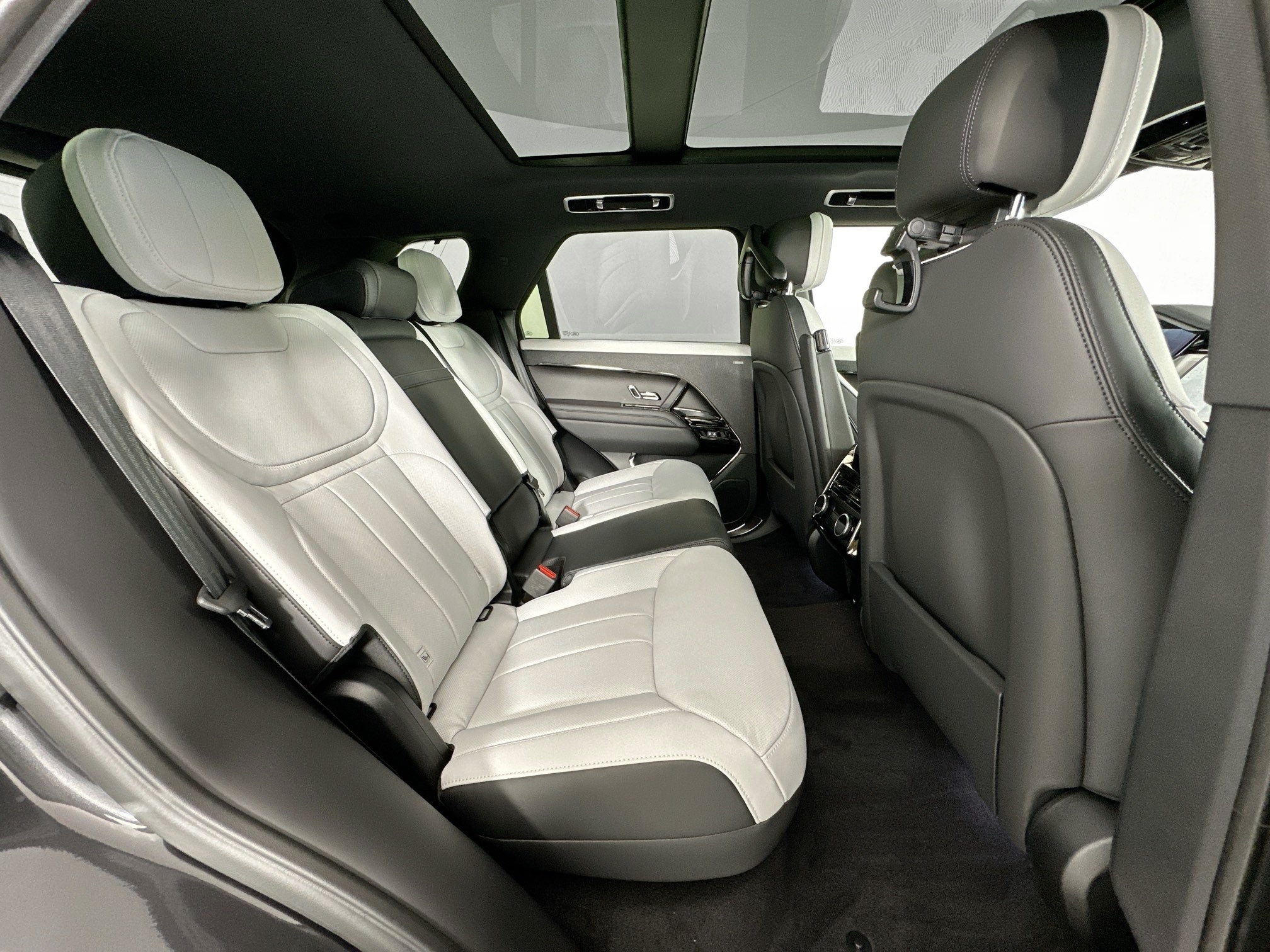 new 2026 Land Rover Range Rover Sport car, priced at $118,650