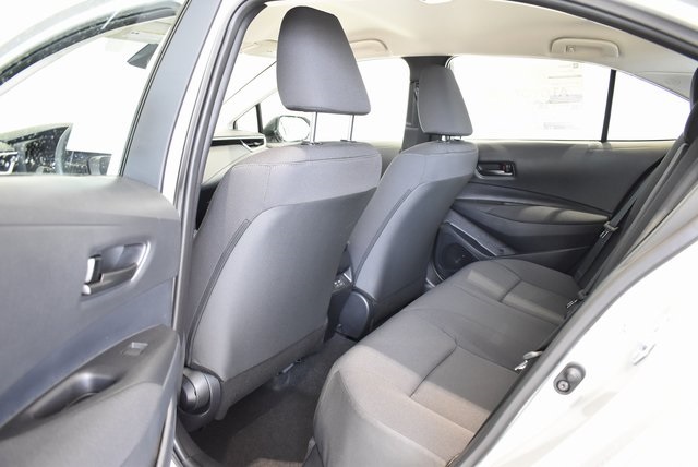 2025 Toyota Corolla LE photo 6