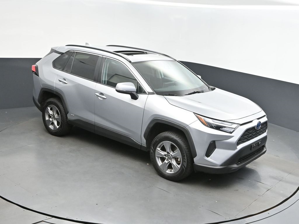 2023 Silver Sky Metallic Toyota RAV4 XLE SUV