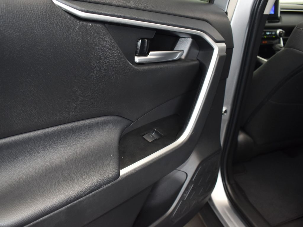 2023 Silver Sky Metallic Toyota RAV4 XLE AWD SUV