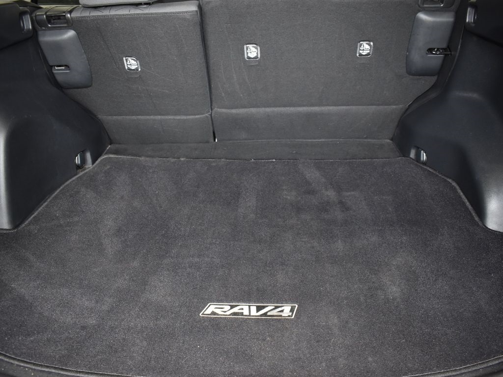 2023 Silver Sky Metallic Toyota RAV4 XLE AWD SUV