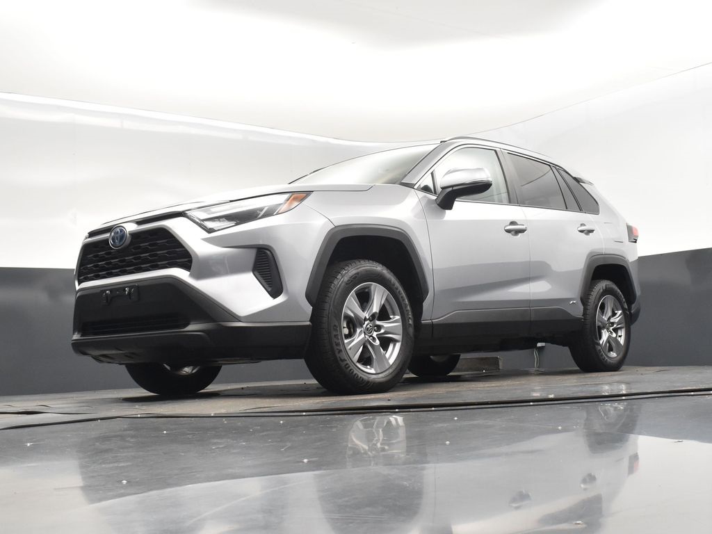 2023 Silver Sky Metallic Toyota RAV4 XLE AWD SUV