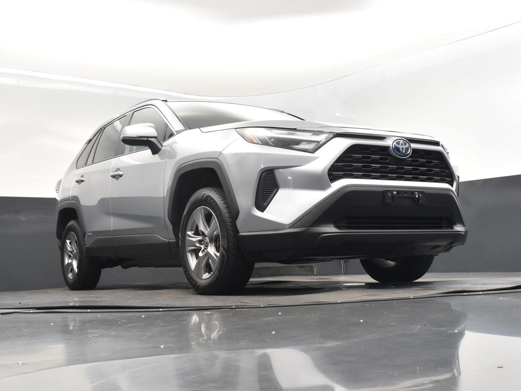 2023 Silver Sky Metallic Toyota RAV4 XLE AWD SUV