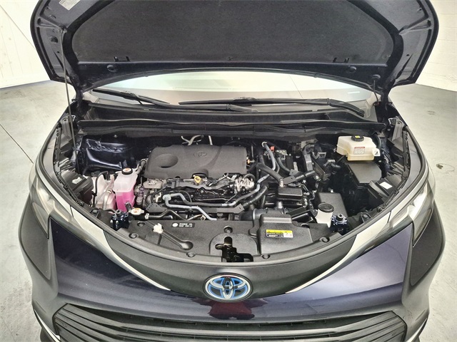 Used 2023 Toyota Sienna Van