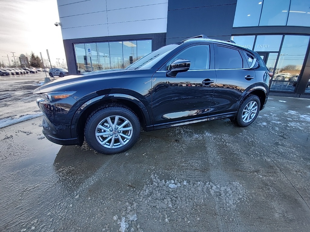 2025 Mazda CX-5 Preferred's photo