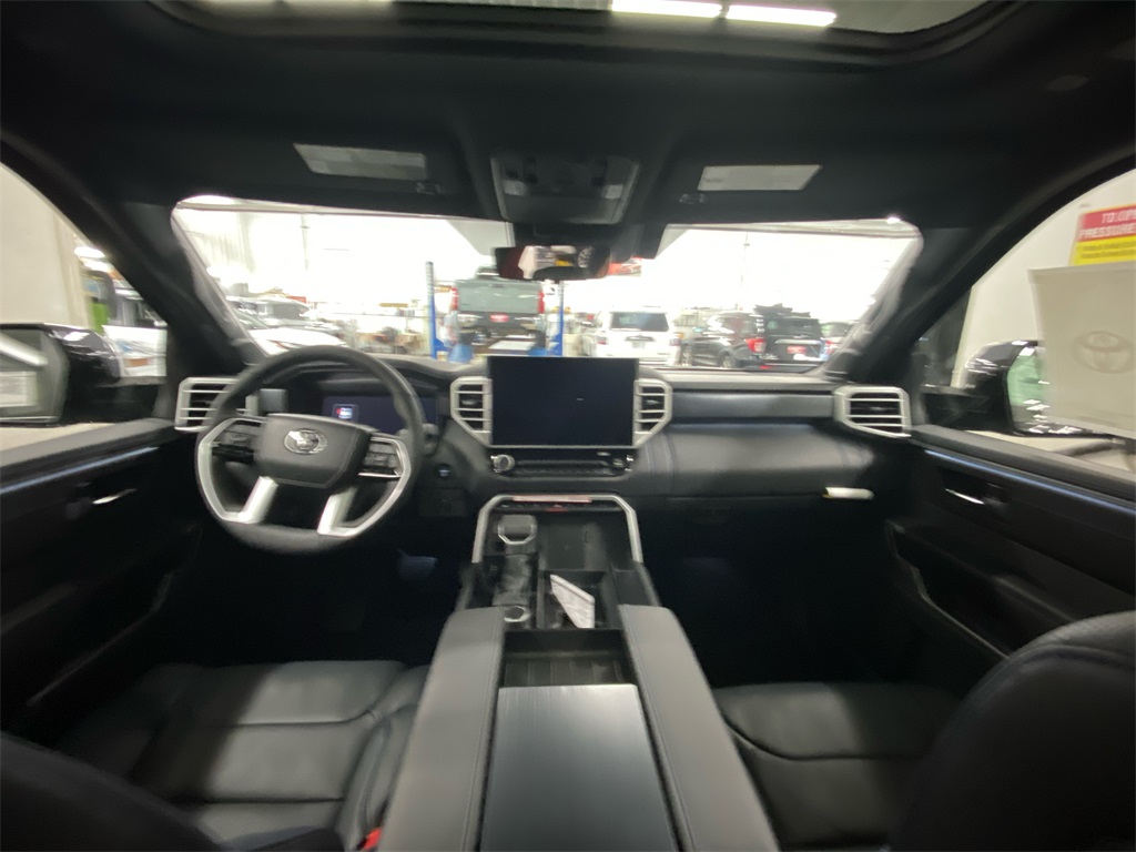 2025 Toyota Sequoia Platinum photo 9
