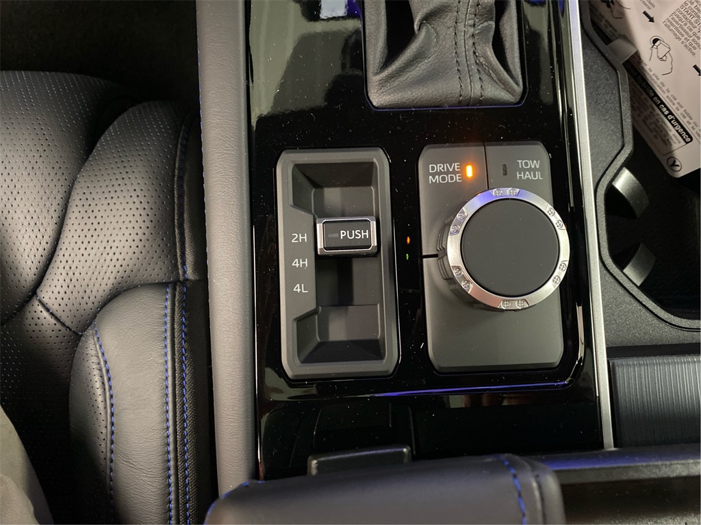 2025 Toyota Sequoia Platinum photo 19