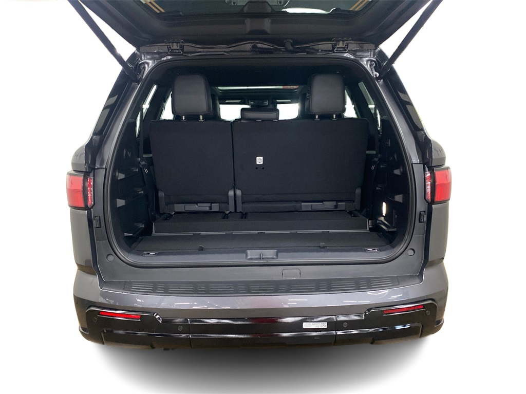 2025 Toyota Sequoia Platinum photo 5
