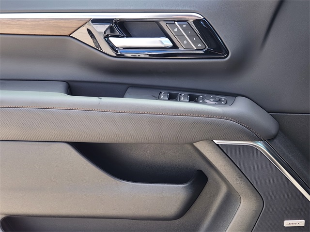 2025 Iridescent Pearl Tricoat Chevrolet Suburban High Country 4X4 SUV