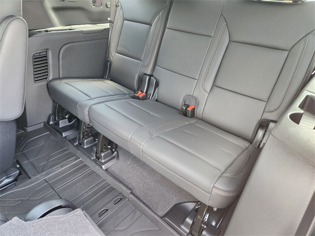 2025 Iridescent Pearl Tricoat Chevrolet Suburban High Country 4X4 SUV