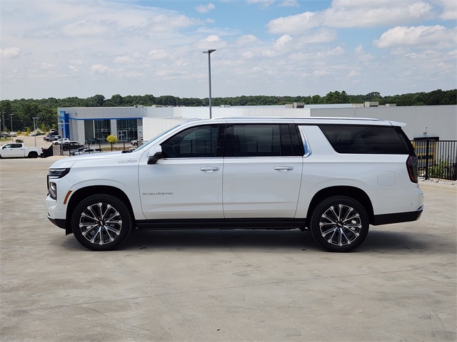 2025 Iridescent Pearl Tricoat Chevrolet Suburban High Country 4X4 SUV