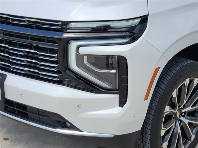 2025 Iridescent Pearl Tricoat Chevrolet Suburban High Country 4X4 SUV