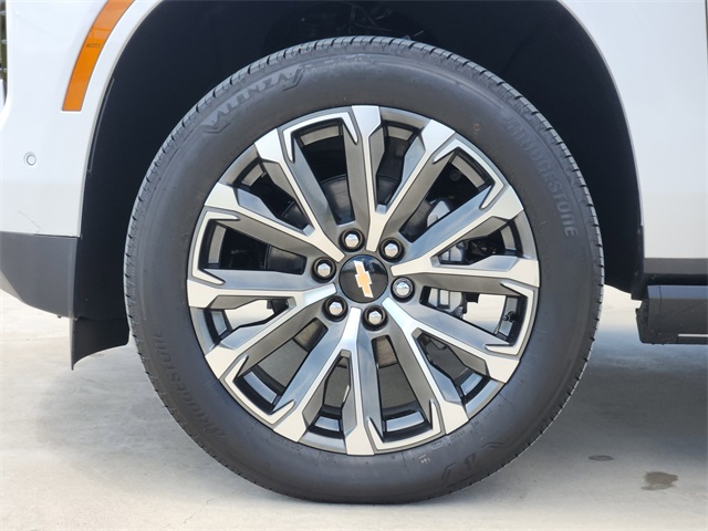2025 Iridescent Pearl Tricoat Chevrolet Suburban High Country 4X4 SUV
