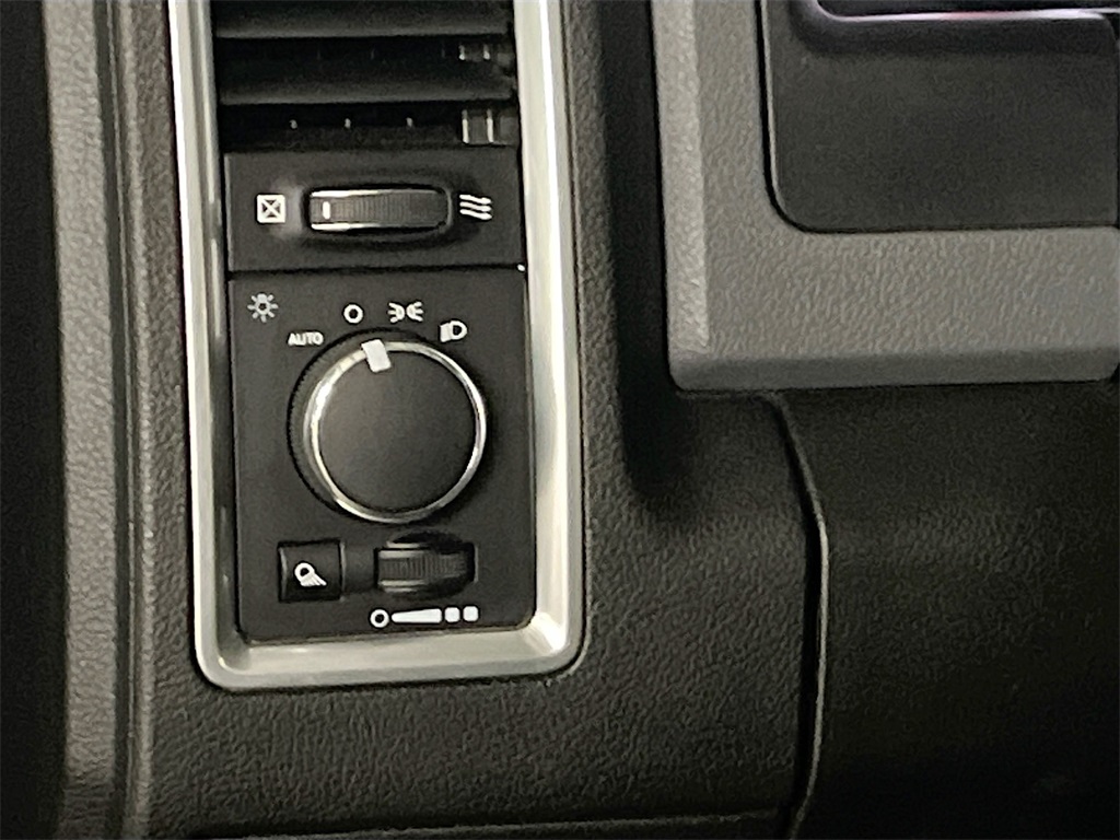 2020 Ram 1500 Classic SLT photo 10