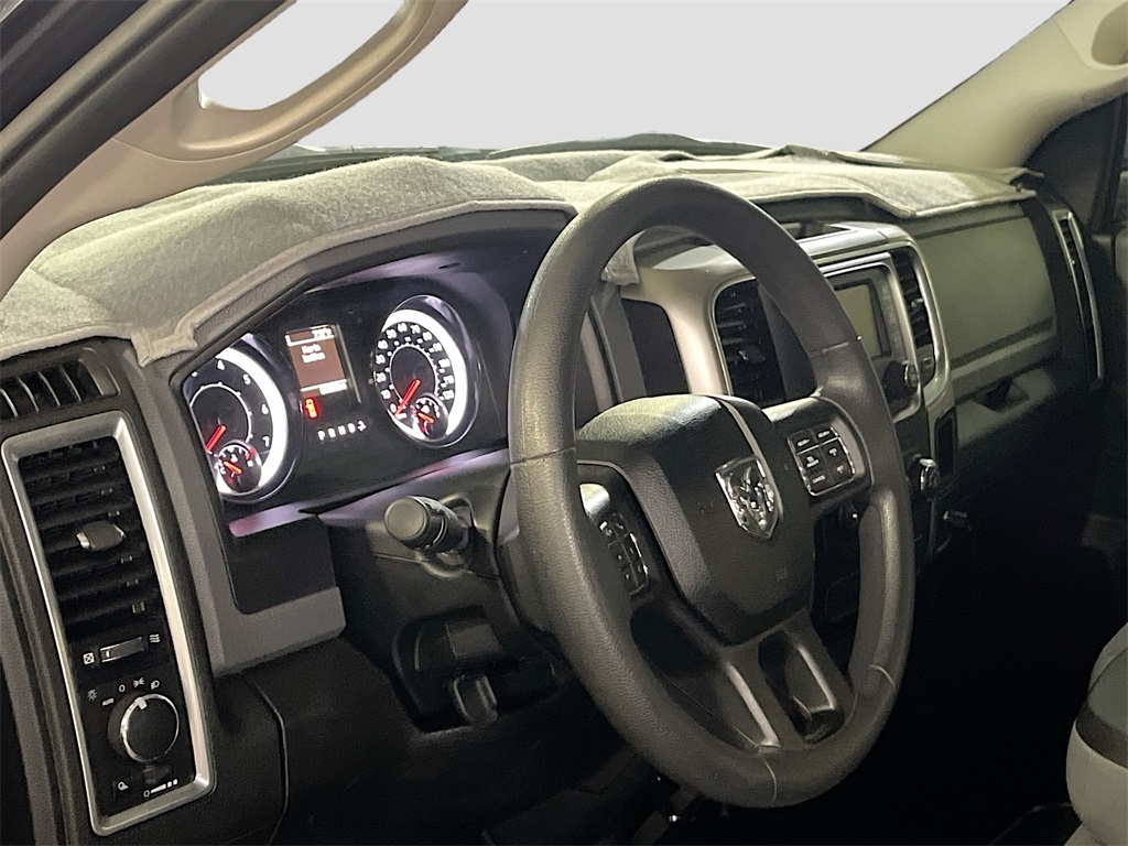 2020 Ram 1500 Classic SLT photo 9
