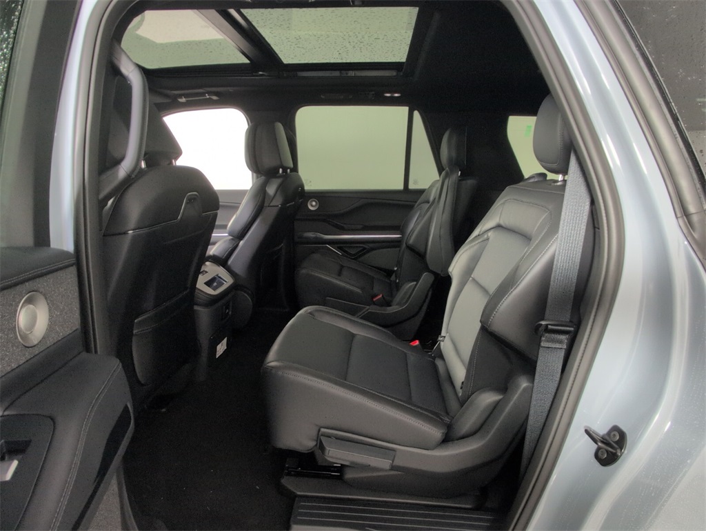 new 2025 Lincoln Navigator L car, priced at $106,535