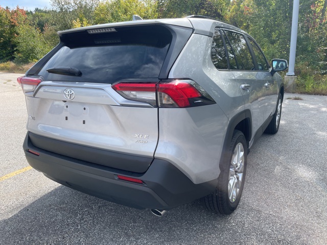 2025 Toyota RAV4 XLE Premium photo 2
