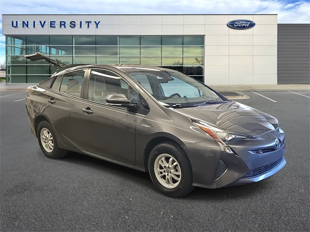 2017 Toyota Prius Three's photo