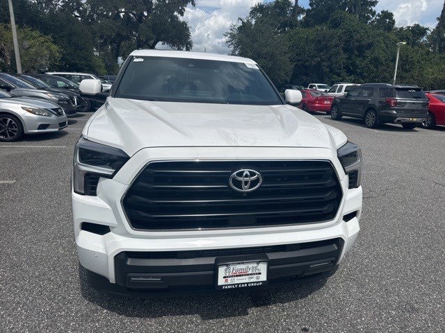 2025 Toyota Sequoia SR5 photo 8