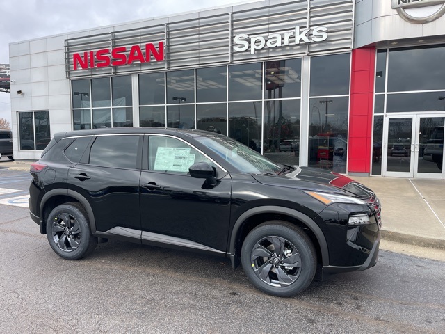 2026 Nissan Rogue SV's photo