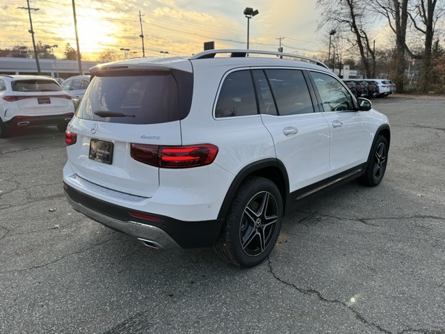 2026 Mercedes Benz GLB 250 4MATIC photo 3