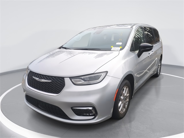 2024 Chrysler Pacifica Touring L's photo