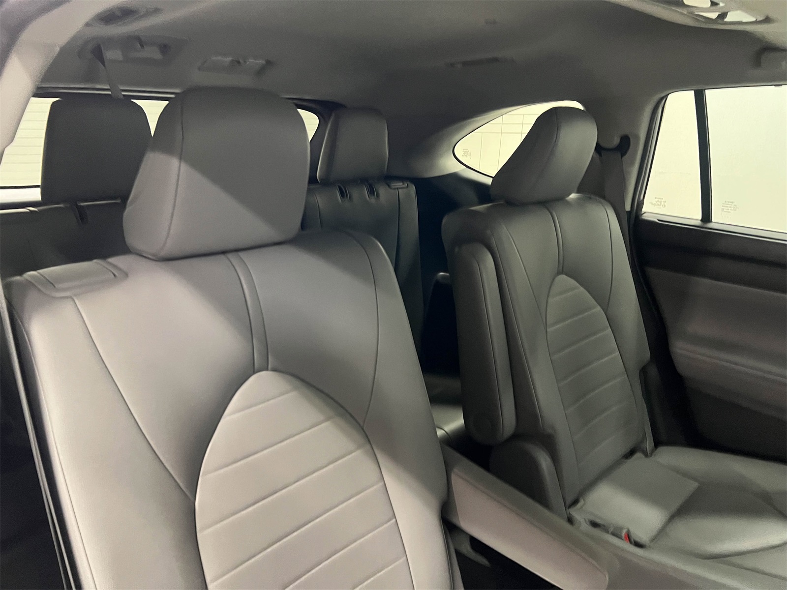 used 2020 Toyota Highlander Hybrid car, priced at $33,788