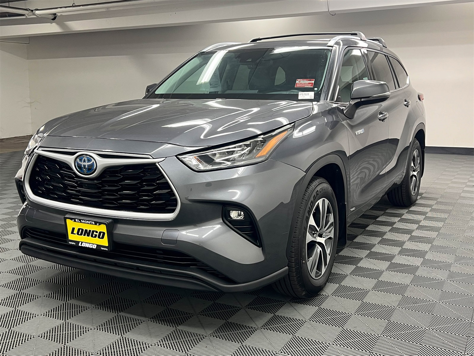 used 2020 Toyota Highlander Hybrid car, priced at $33,788