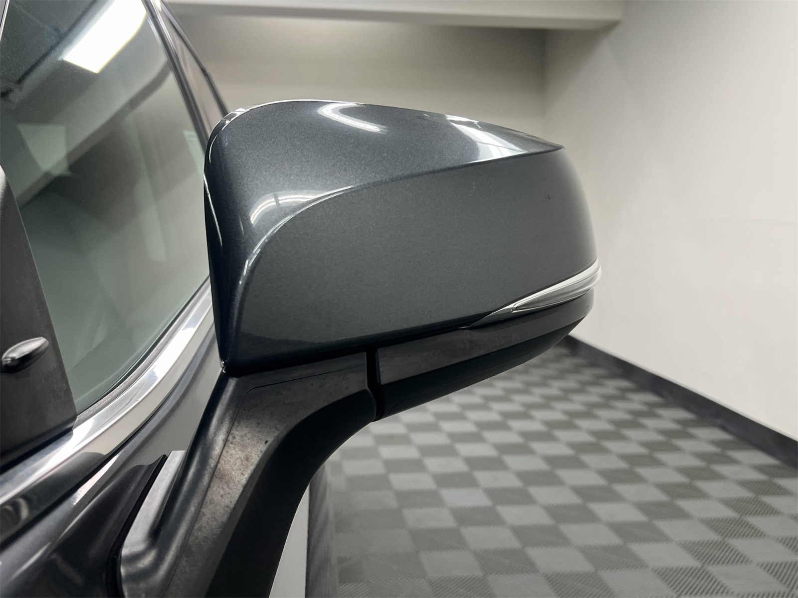 used 2020 Toyota Highlander Hybrid car, priced at $33,788