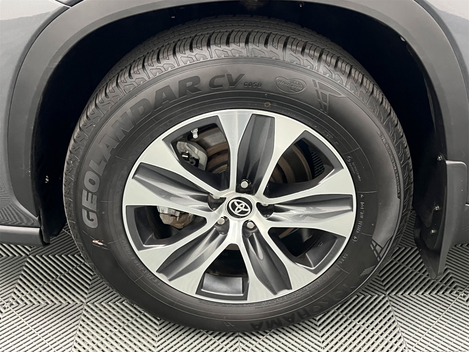 used 2020 Toyota Highlander Hybrid car, priced at $33,788