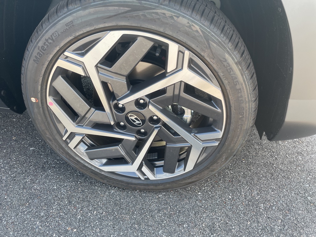 2026 Hyundai Kona SEL photo 3