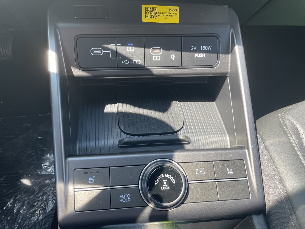 2026 Hyundai Kona SEL photo 7