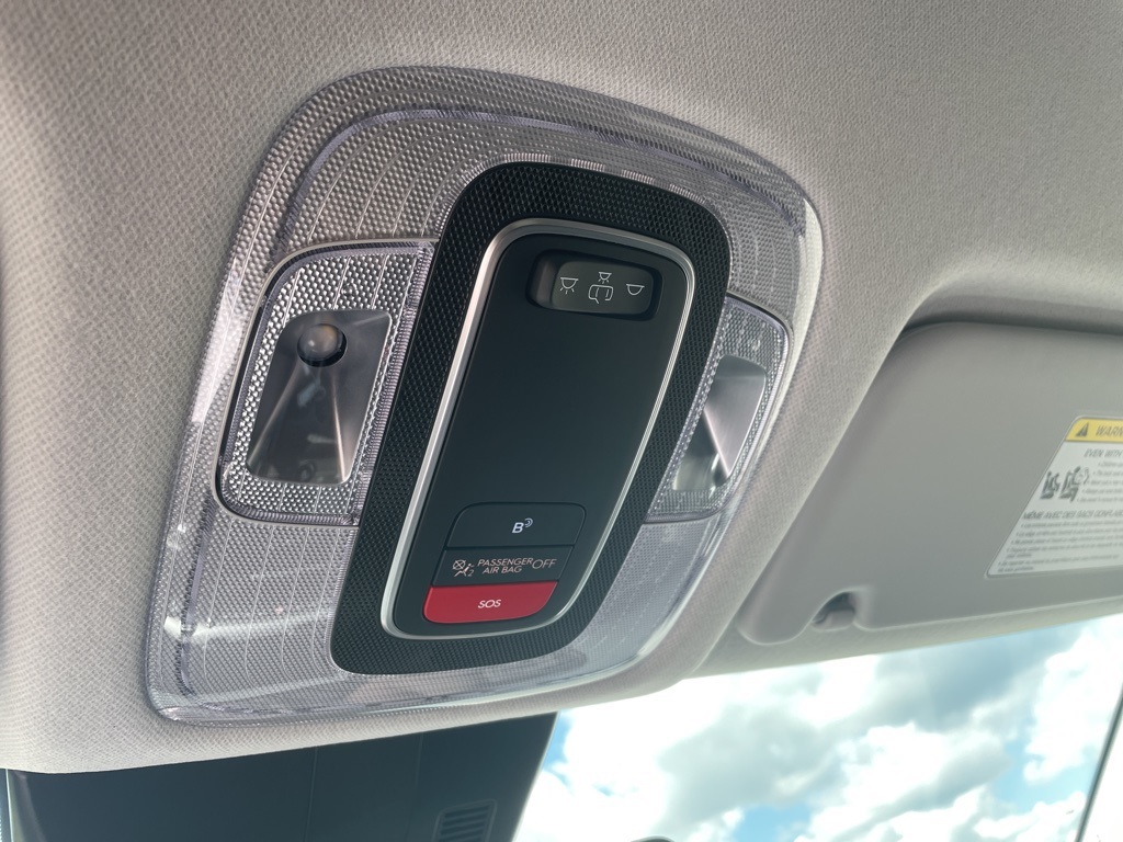 2026 Hyundai Kona SEL photo 9