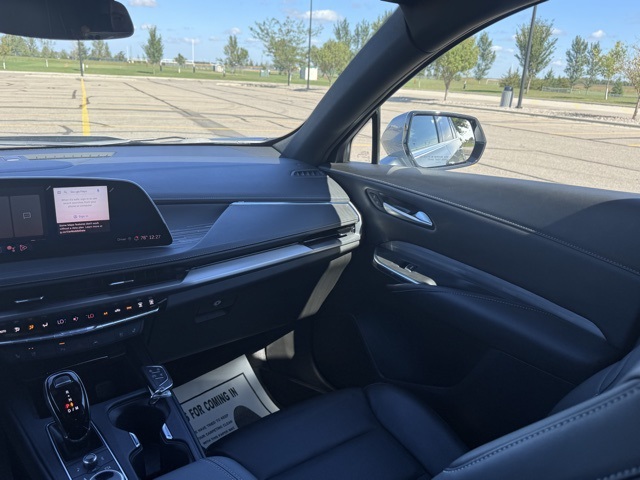 2024 Cadillac XT4 AWD Premium Luxury