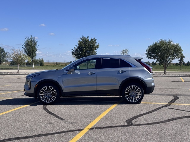 2024 Cadillac XT4 AWD Premium Luxury