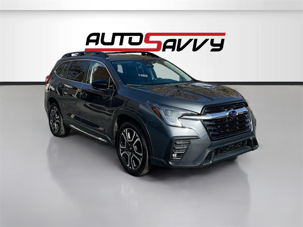 2024 Subaru Ascent Limited's photo