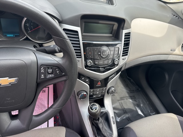 2014 Tungsten Metallic Chevrolet Cruze LS FWD Sedan