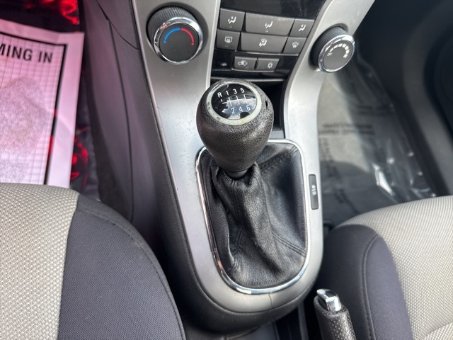 2014 Tungsten Metallic Chevrolet Cruze LS FWD Sedan
